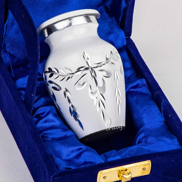 Handcarved Wooden Cremation Urn – Diamond Cut Design – Suitable for Adult Men & Women – White Daisy, Small Set of 1