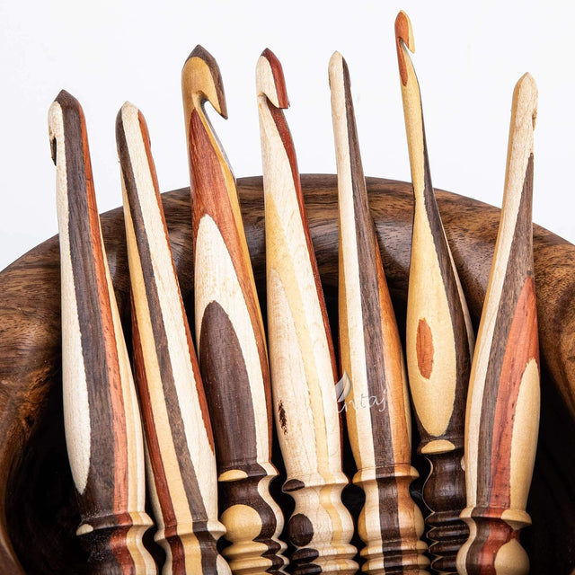 Handmade Wooden Crochet Hook - Rosewood Needle Crochet Hooks Set - Yarn Craft Knitting Needle for Chrocheting Lace Doilies Flower Projects (Neem Wood, 07.00 mm)