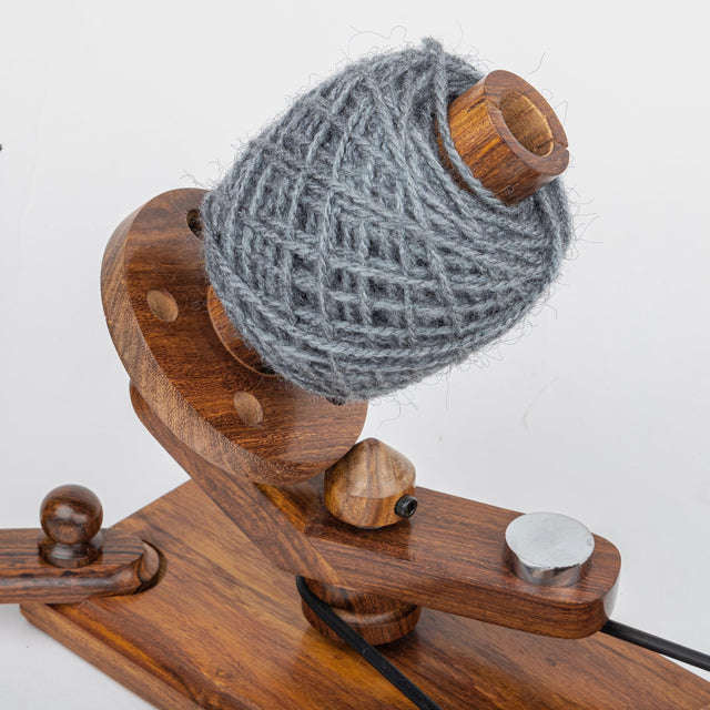 Handcrafted Wooden Yarn Winder – Large Capacity 16 oz – Suitable for Knitting & Crocheting