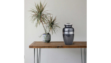 Urns by collection